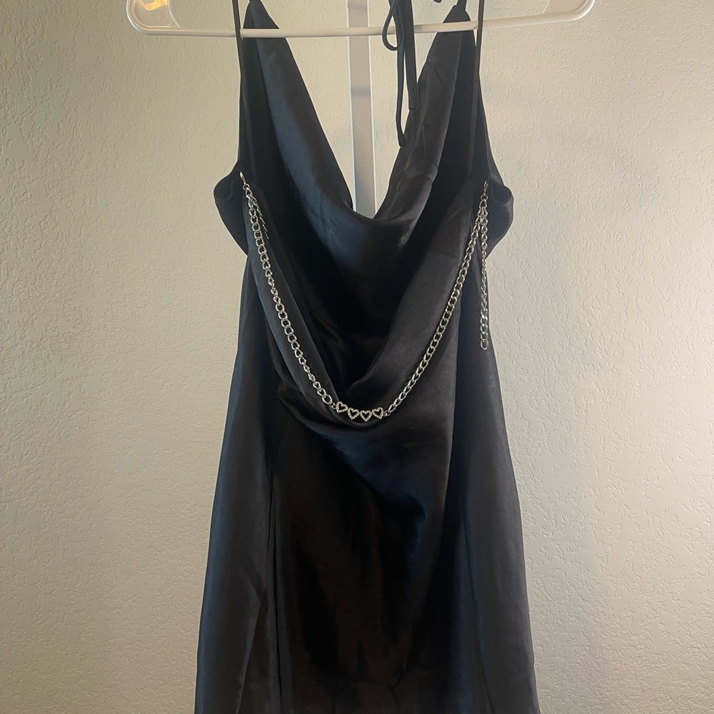 AKIRA BLACK HALTER DRESS WITH MID-BACK STYLISH SILVER CHAIN SIZE LARGE NWOT - Picture 3 of 3